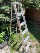 ALUMINUM 6' STEP LADDER