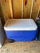 ROLLING IGLOO COOLER CHEST
