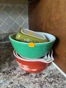 VINTAGE PYREX DISHES ASSORTMENT