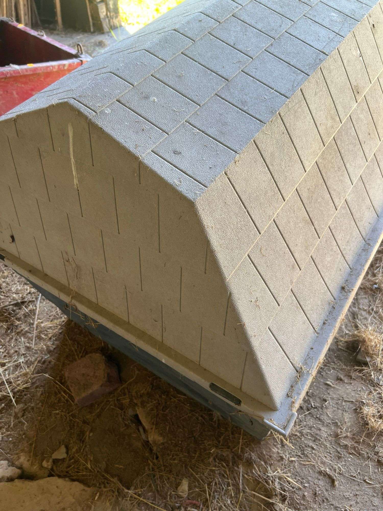 Ruff Hauz Plastic Outdoor Dog House - Kaufman Realty & Auctions