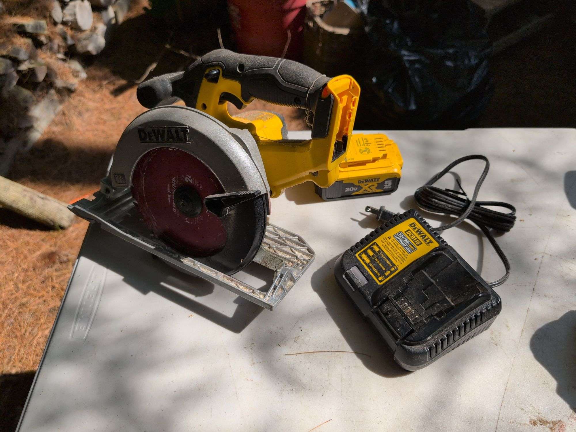 DeWalt 6.5" circular saw with battery and charger