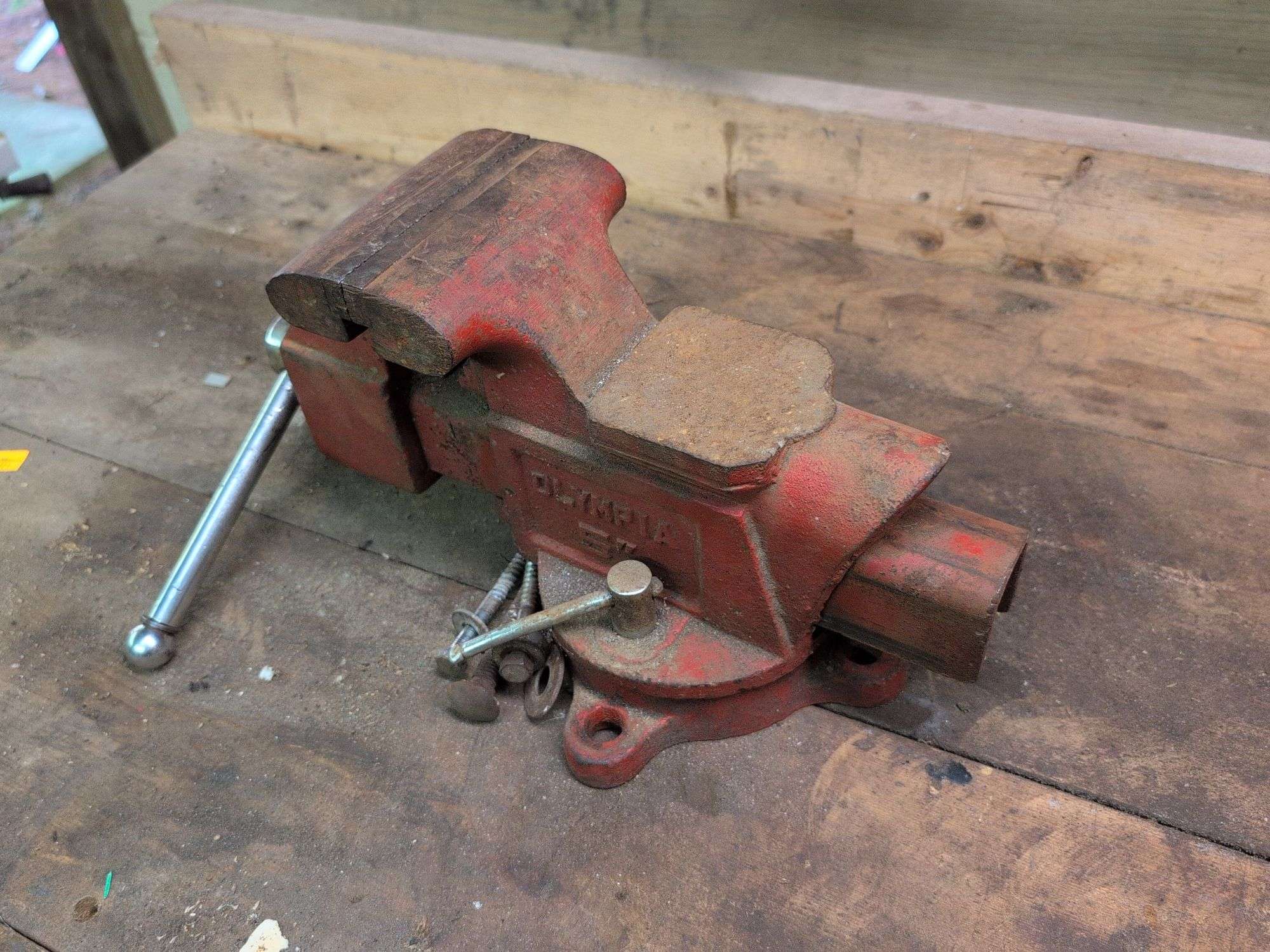 Olympia 5" bench vise