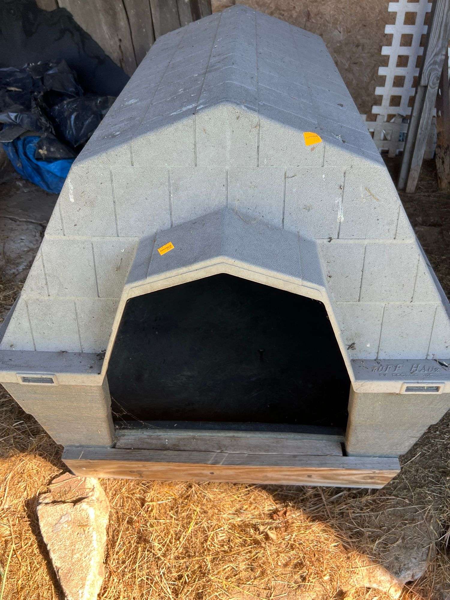Ruff Hauz Plastic Outdoor Dog House - Kaufman Realty & Auctions