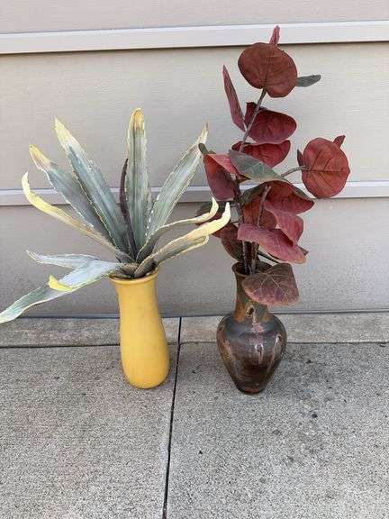 (2) Vases