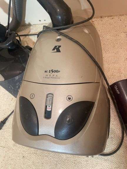 (2) vacuums with movable collectors