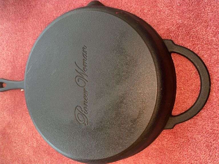 13” Pioneer Woman Cast Iron Skillet