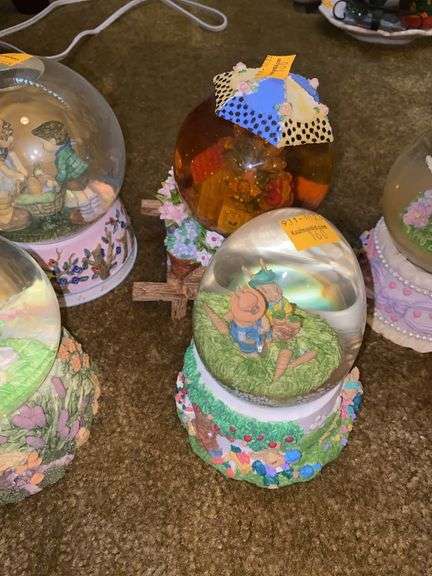 (6) Snowglobes