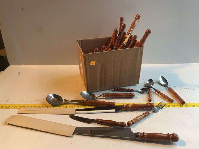 Wooden Handle Stainless Flatware
