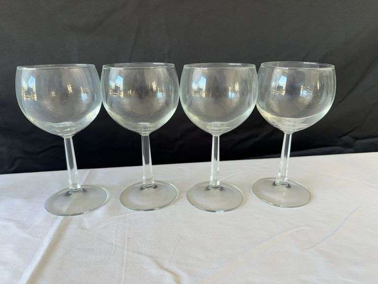 (21) Wine Glasses/Glasses