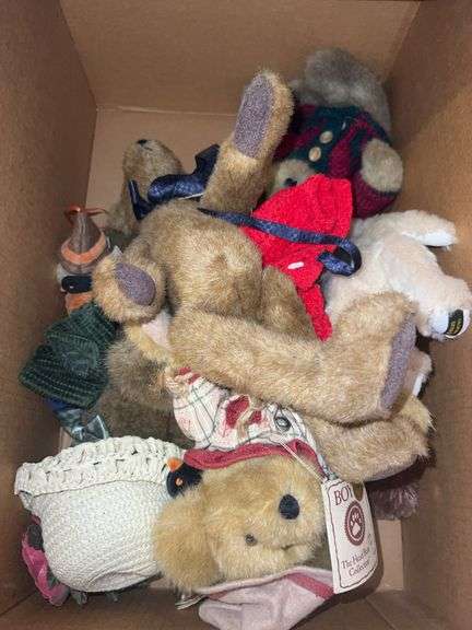 Assortment of Boyd’s Bears
