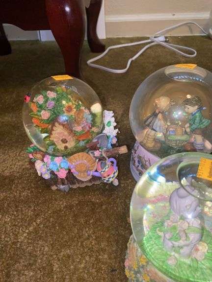 (6) Snowglobes