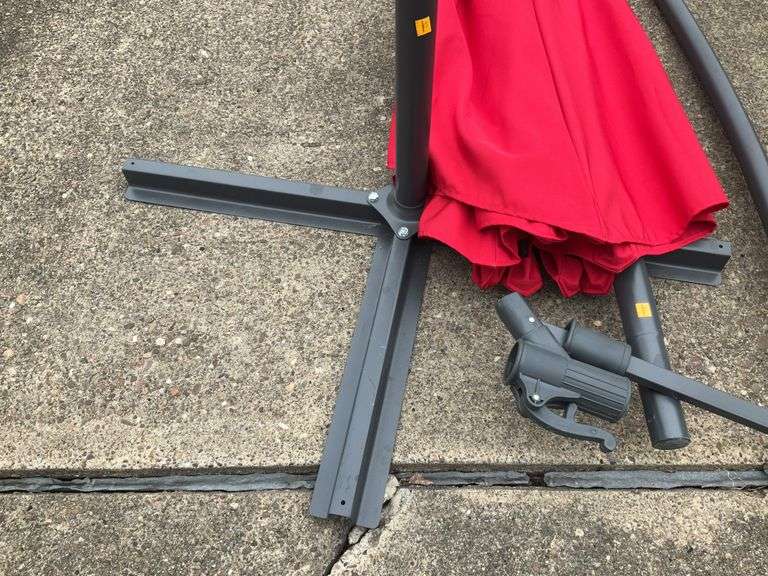 10’ Cantilever Outdoor Umbrella