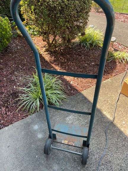 Metal Dolly