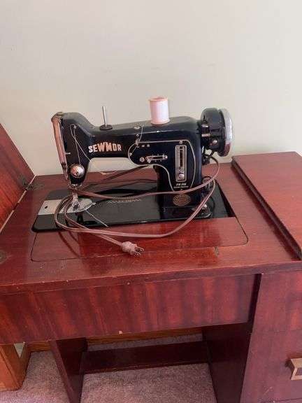 Sewmor Zig Zag Sewing Machine Table and Contents