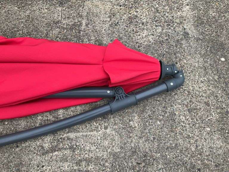 10’ Cantilever Outdoor Umbrella