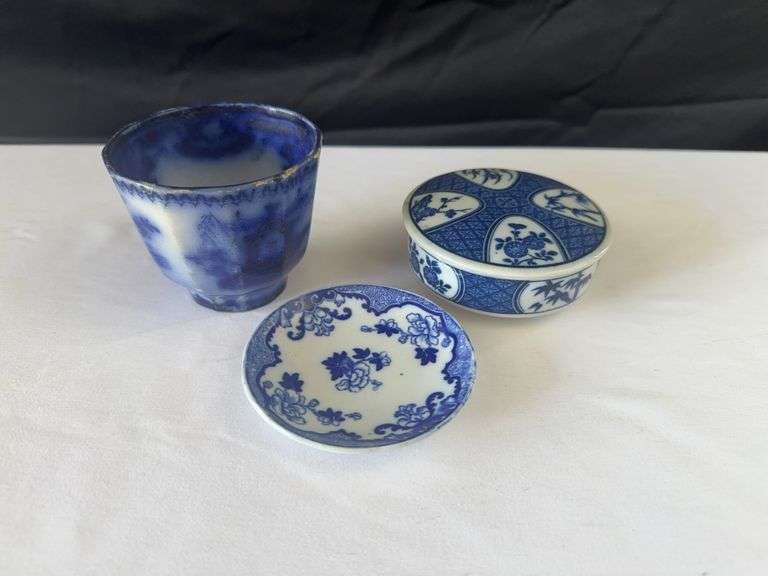 Cake Stand, Salad Dish, Envelope Dish, (2) Reed Diffuser