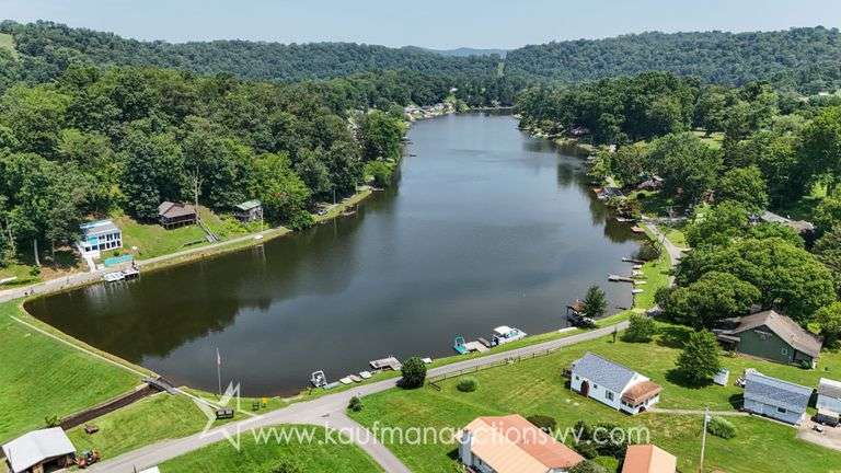Studio Home with a View on Crystal Lake