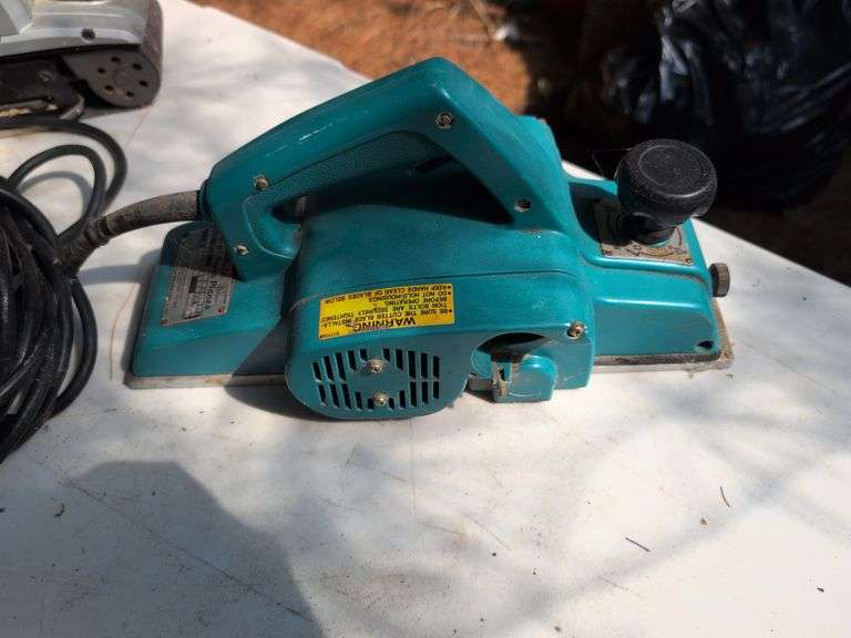 (2) Makita handheld power planers