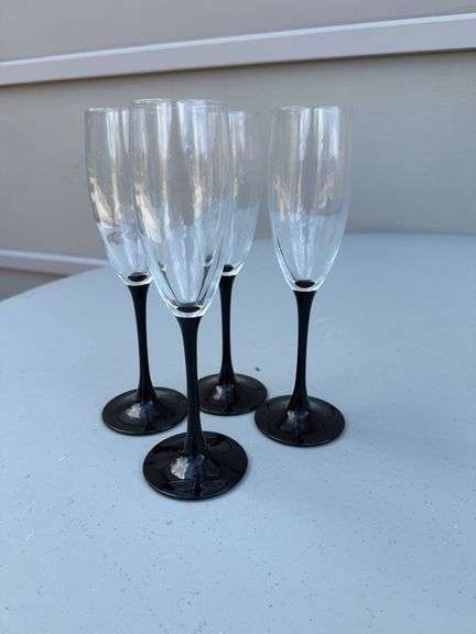(22) Nocturne Wine Glasses