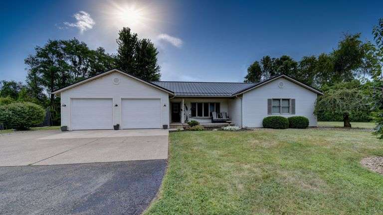 Ranch Home in East Holmes Real Estate Auction - Sold $535,000