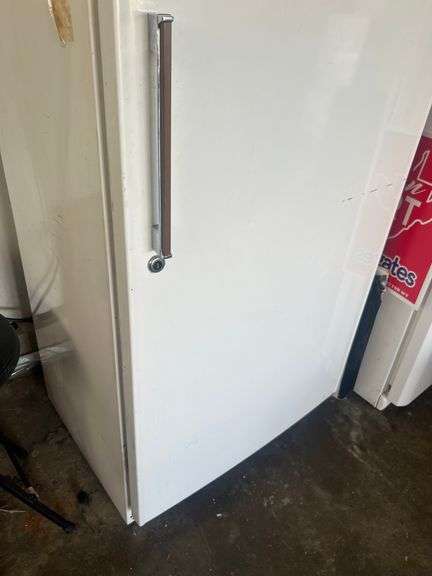 Hotpoint Upright Deep Freezer