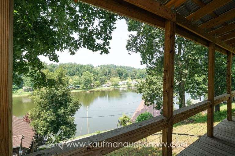 Studio Home with a View on Crystal Lake