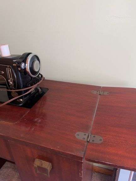 Sewmor Zig Zag Sewing Machine Table and Contents
