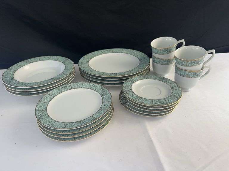 (4) Piece Dinnerware Set