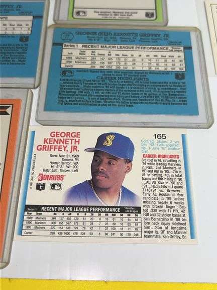 (8) Ken Griffey Jr. Trading Cards