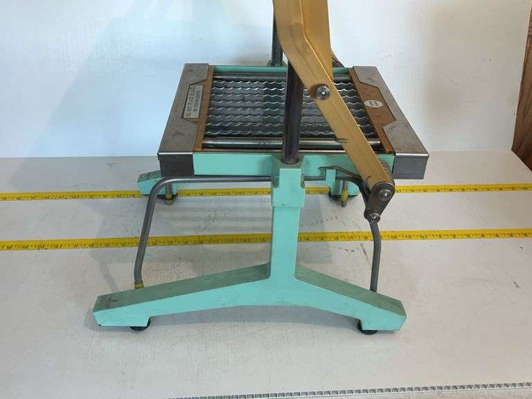 KutLett Model SKK-1 Lettuce Cutter