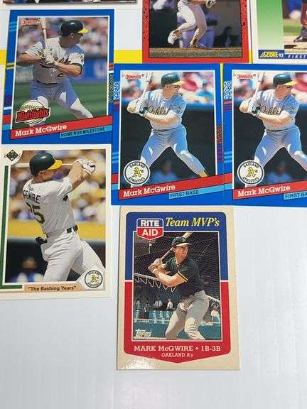 (19) Mark McGuire Baseball Cards