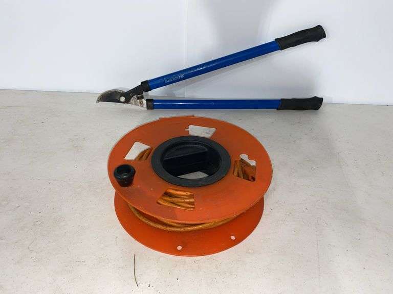 Lopper & Extension Cord Reel With Cord