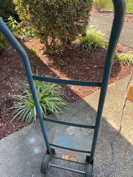 Metal Dolly