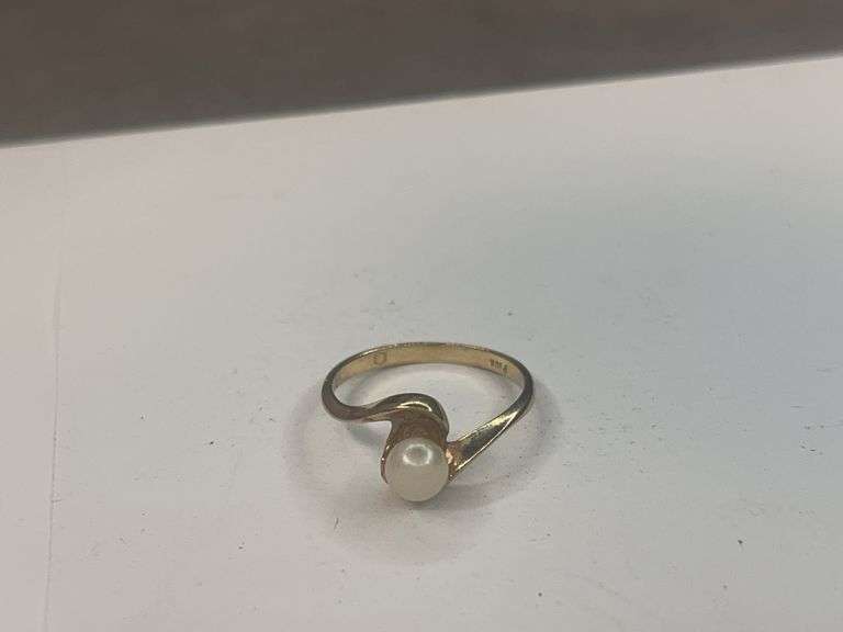 10K Gold Ring, Size 6