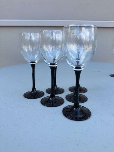 (22) Nocturne Wine Glasses