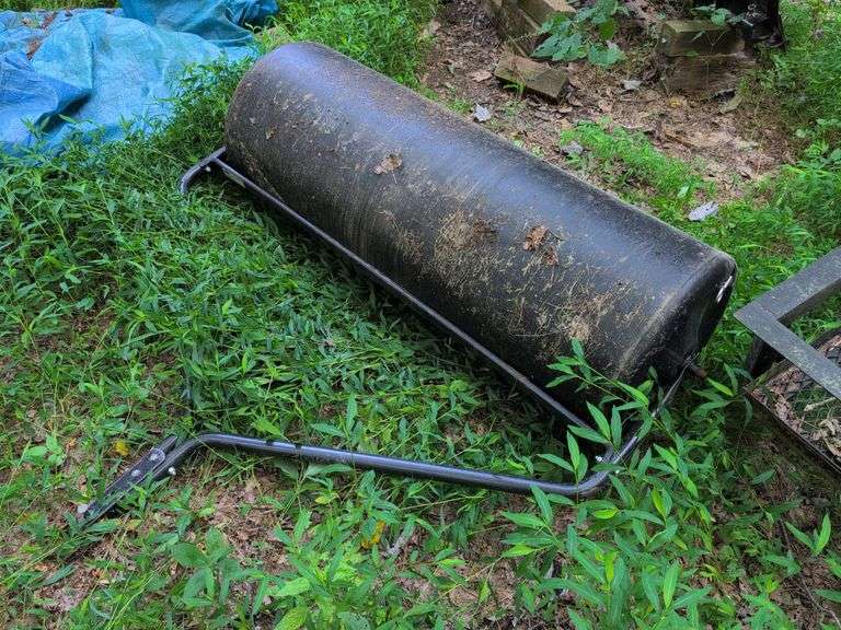 Pull-behind 4' lawn roller