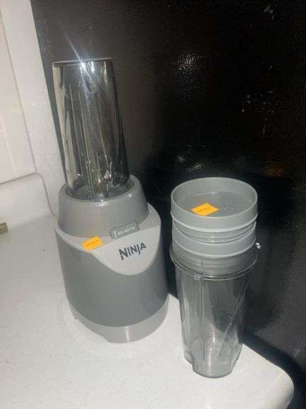 Ninja Blender with (2) Cups