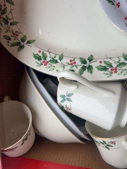 Celebrate the Season Holiday Traditions 45pc Dinnerware Set