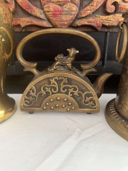 Lamp, and (6) Pieces of Decor