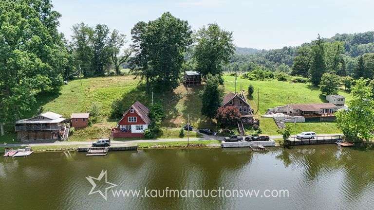 Studio Home with a View on Crystal Lake