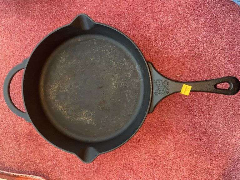 13” Pioneer Woman Cast Iron Skillet