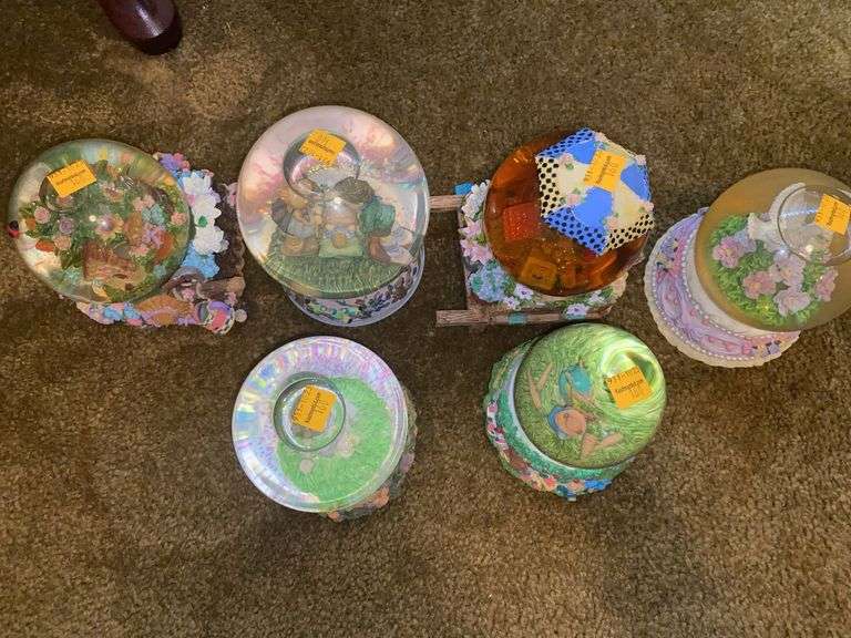 (6) Snowglobes