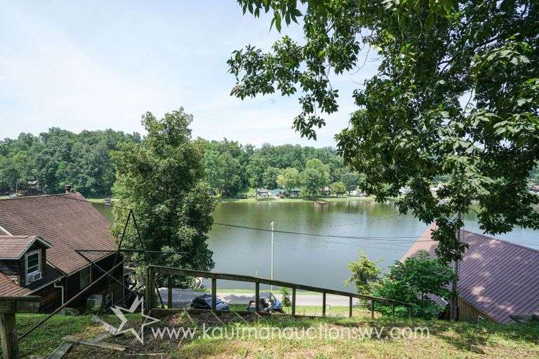 Studio Home with a View on Crystal Lake