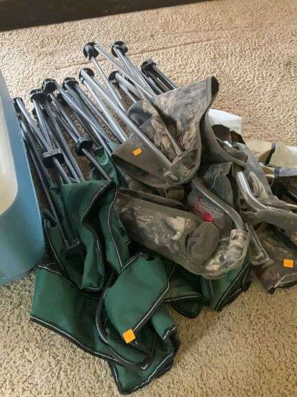 Max Cold 40 qt. Cooler, 4 Foldable Chairs