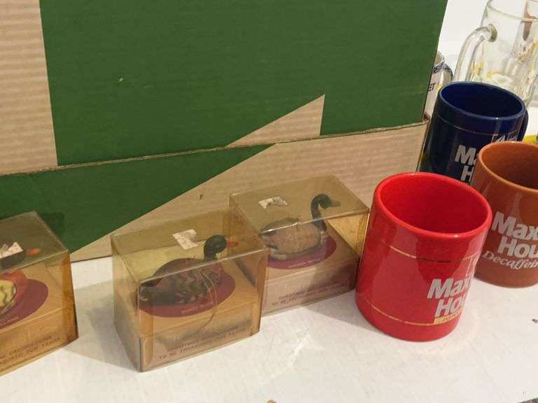 Glasses, Mugs, Hen on a Nest, Duck Decorations