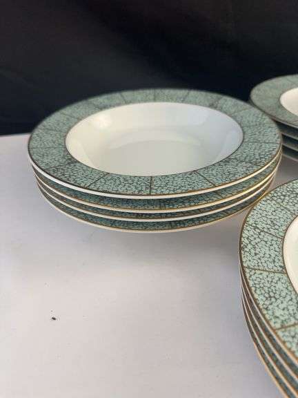 (4) Piece Dinnerware Set