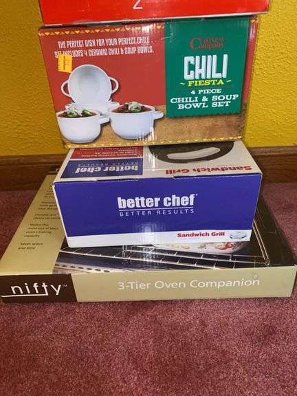 Nostalgia MyMini Sandwich Maker, Cuisine Company 4pc Chili & Soup Bowl Set, Better Chef Sandwich Gri
