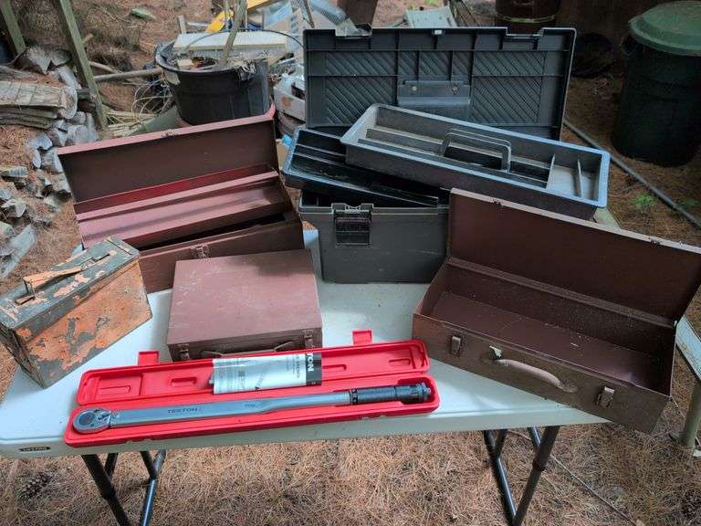 Tekton torque wrench and miscellaneous toolboxes