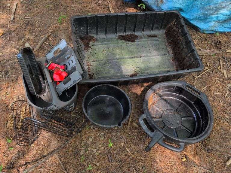 Oil pan, ratchet, and containers