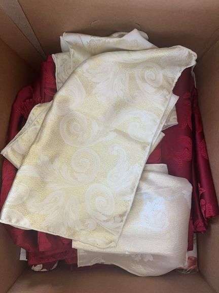 Box of misc. Placemats, Napkins and Ect.